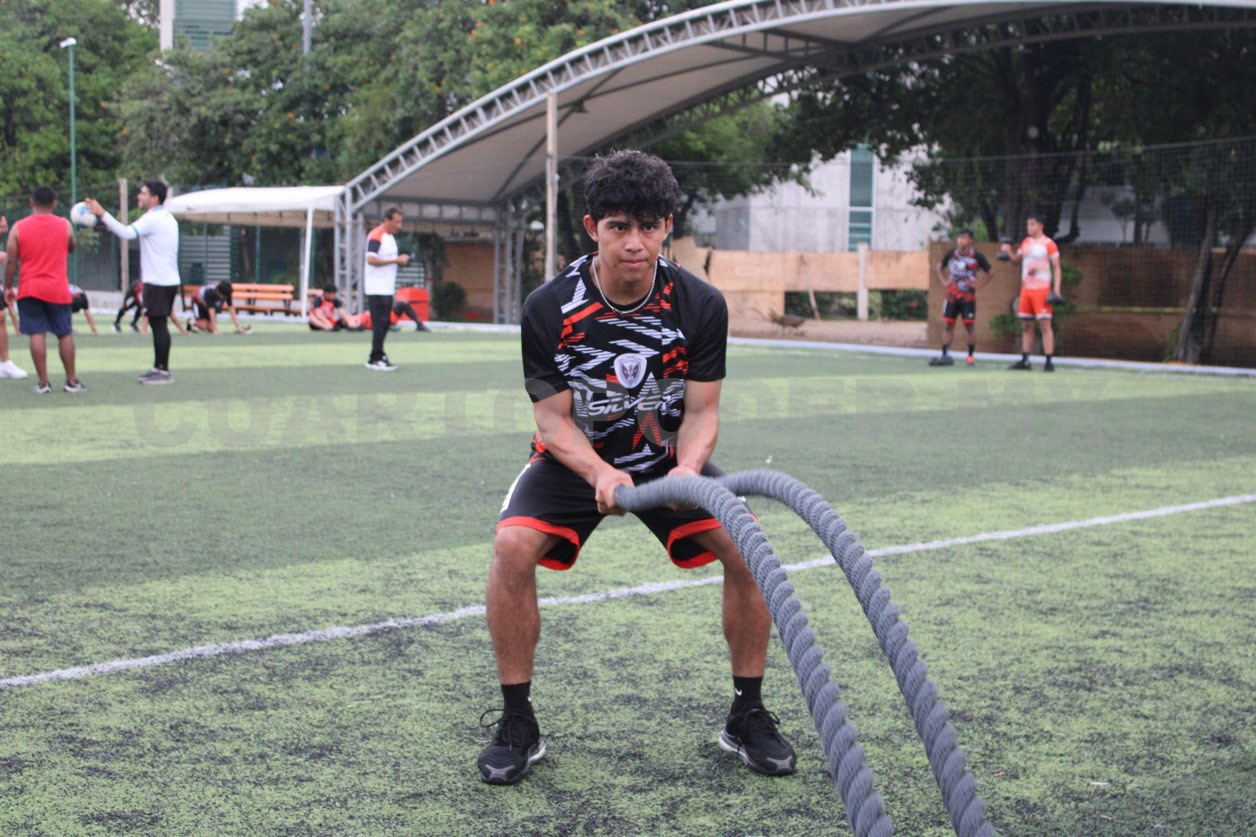 Lechuzas UPGCH suma a goleador internacional