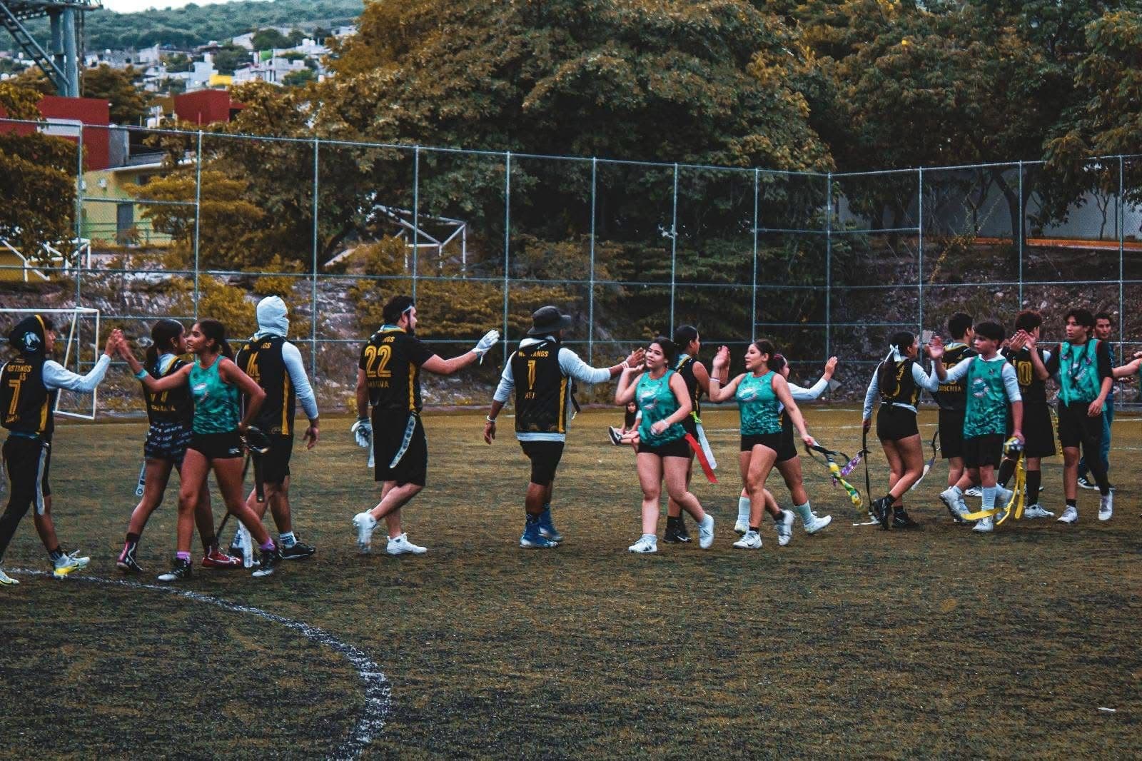 Mustangs arrasa y conquista el título 