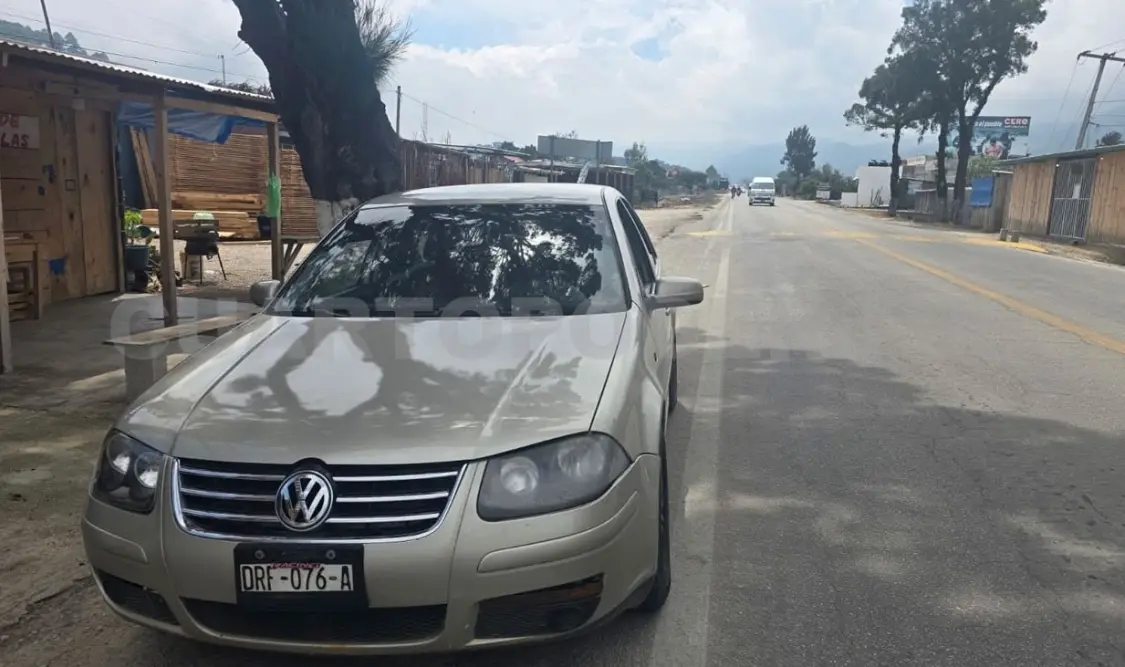 Al percatarse de que intentaban atacarlo con un machete, López Sántiz logró huir, pero los agresores se llevaron su Jetta Clásico. Manuel Martínez / CP