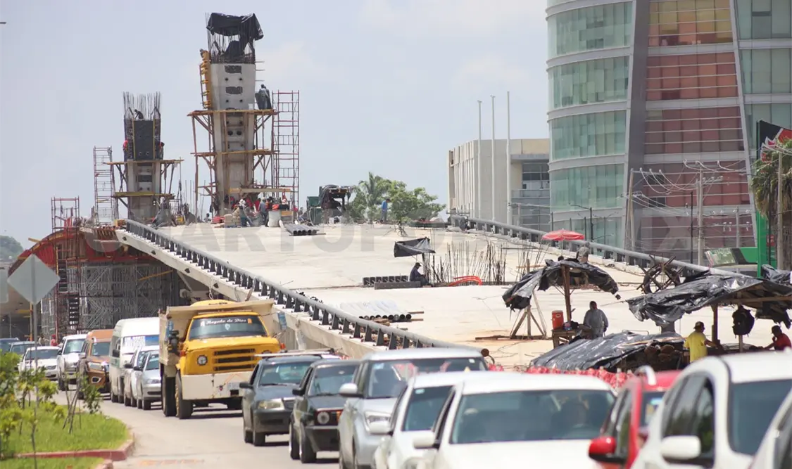 Rafael Ruiz Morales mencionó que las obras del estado serán construidas por manos chiapanecas. Carlos López / CP