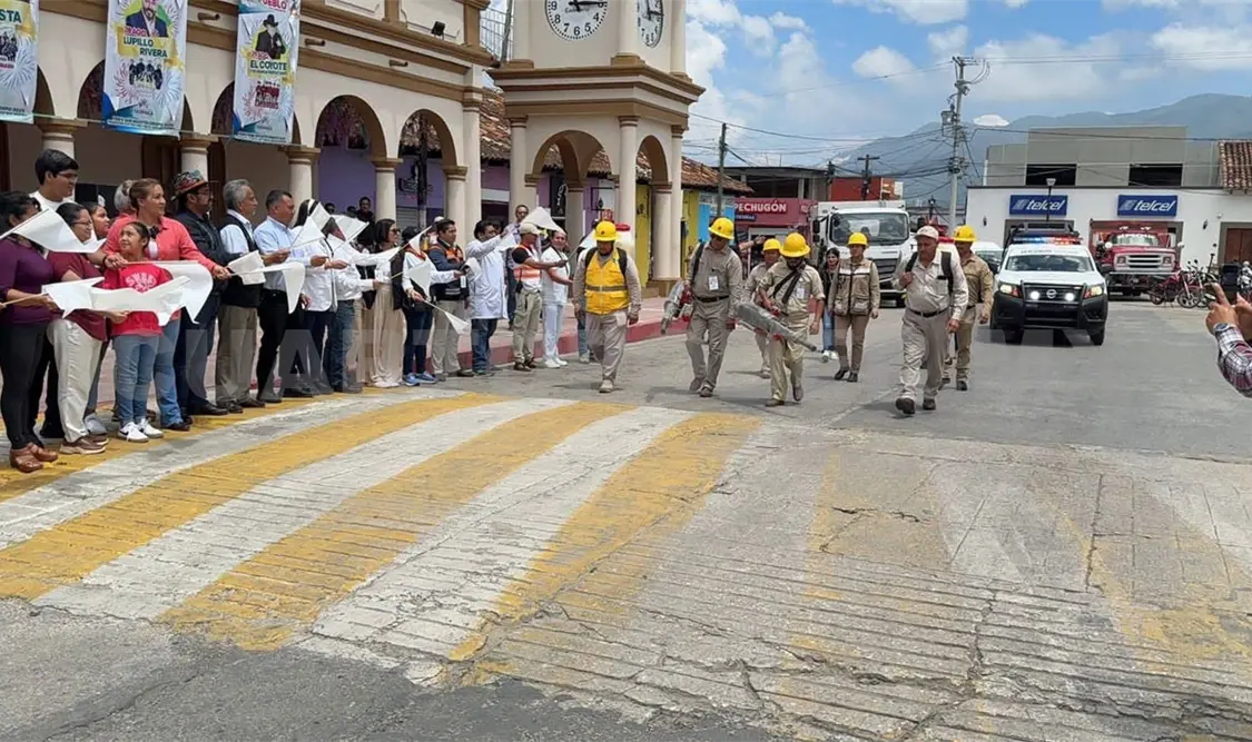 Banderazo de arranque a la Segunda Jornada Nacional de Lucha contra el Dengue 2025. Manuel Martínez / CP