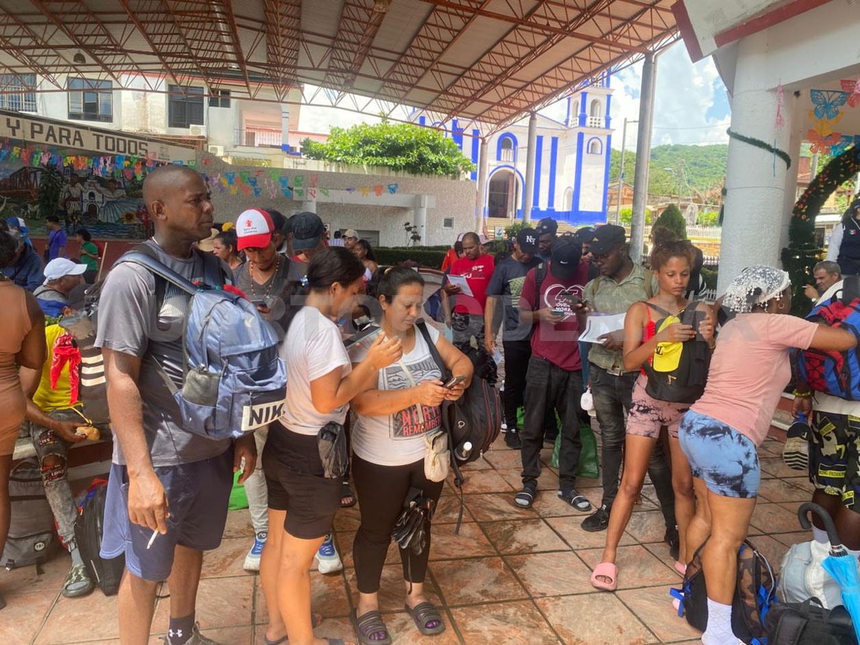 Caravana acepta trato del INM, los llevan a Tuxtla