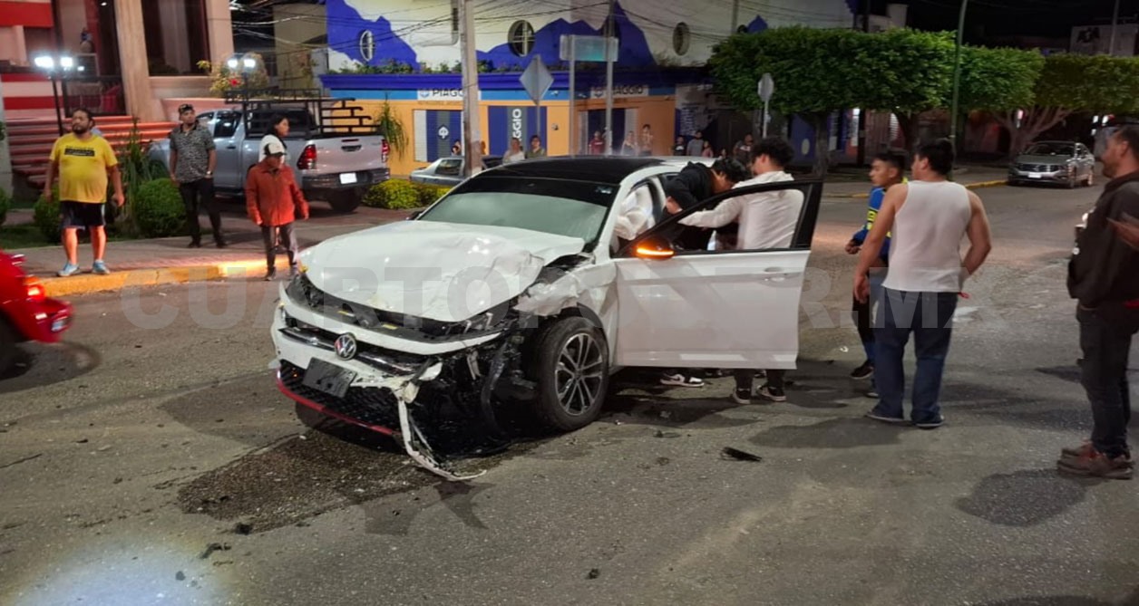 Encontronazo en bulevar deja tres lesionados