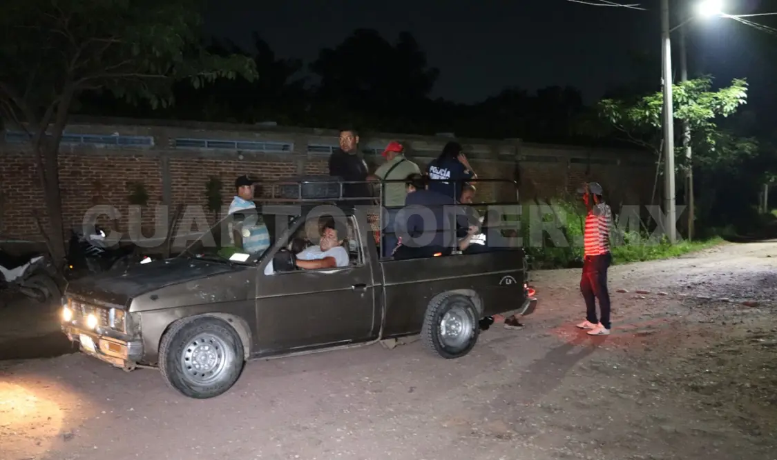 Algunos elementos arribaron en camionetas particulares para recoger sus pertenencias. Osman Toledo / CP