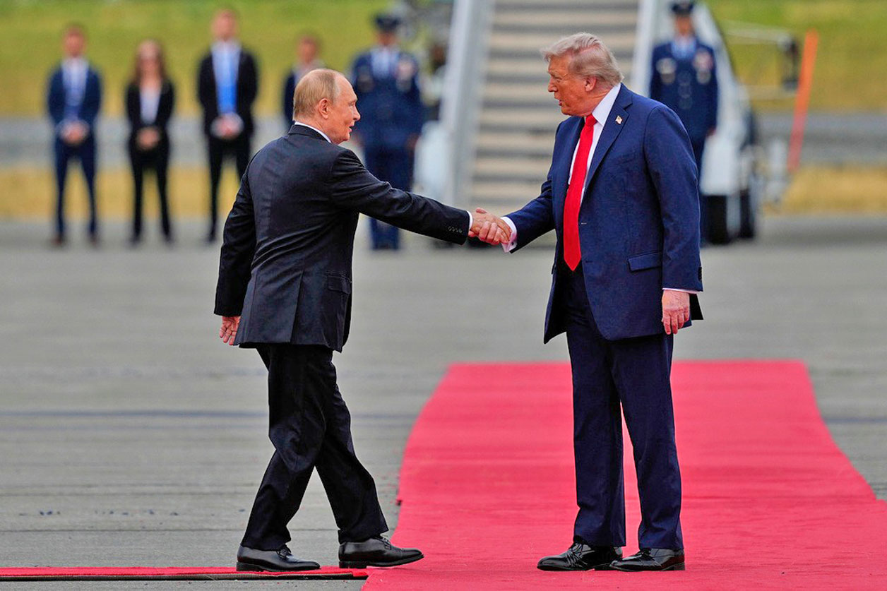 Trump y Putin se reúnen en Alaska
