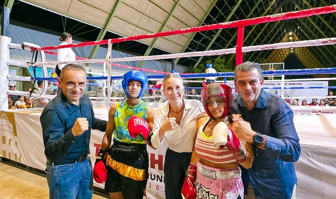El alcalde Yamil Melgar hizo entrega de un ring profesional a la Escuela Municipal de Box. CP