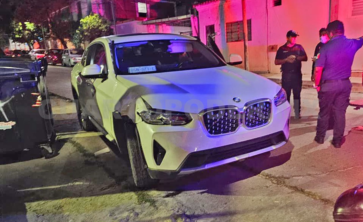 Colisionan en barrio Guadalupe; una lesionada