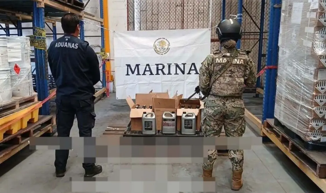 La Marina señaló que la sustancia líquida de metanfetamina, fue puesta a disposición de las autoridades competentes. Cortesía