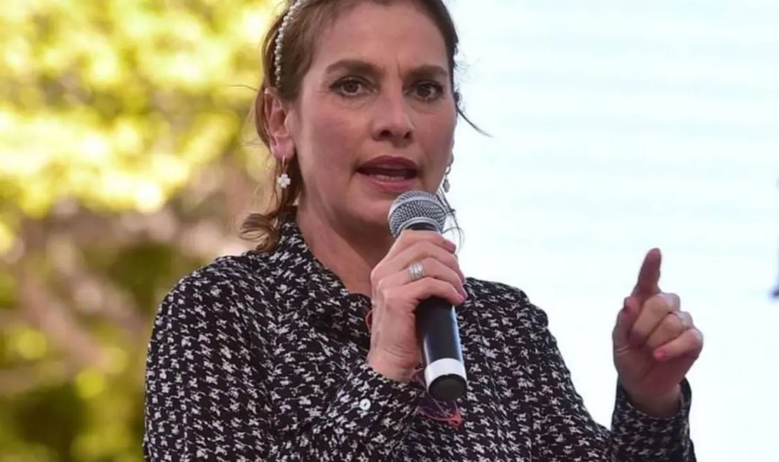 Luisa Alcalde explota por críticas a Gutiérrez Müller