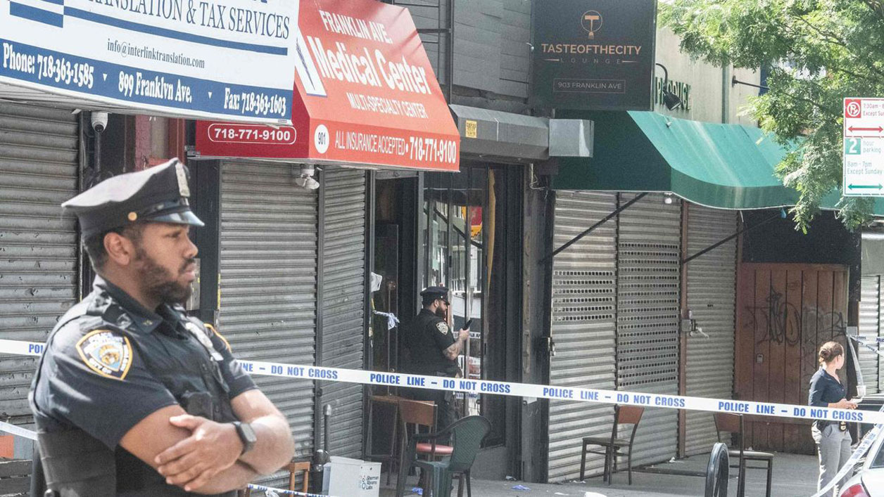 Tiroteo en club deja 3 muertos y 9 heridos