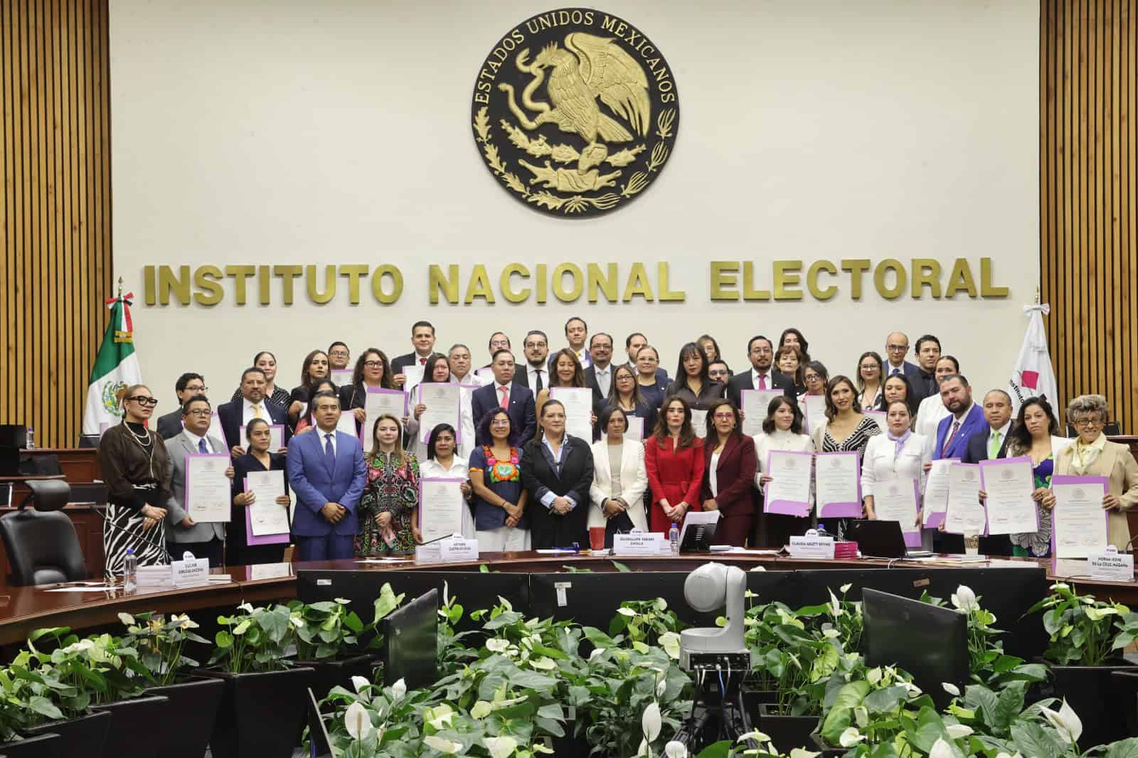 Candidatos sin promedio mínimo consiguen cargo 