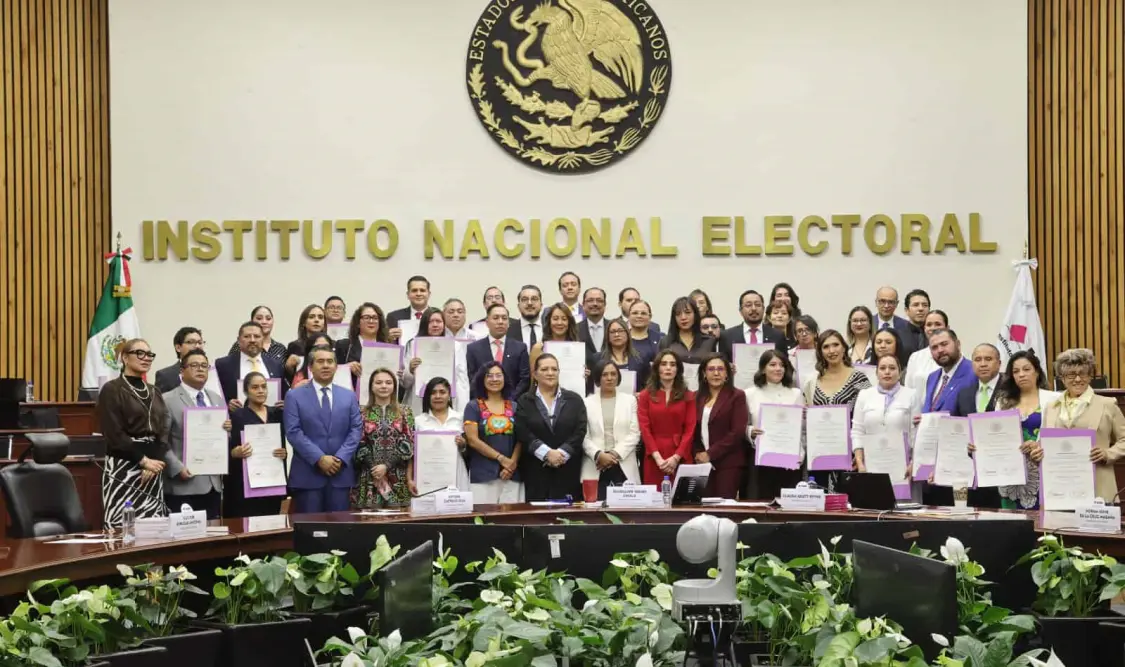 INE entrega constancias de mayoría a 45 candidaturas para juzgados de distrito y tribunales colegiados de circuito. Cortesía