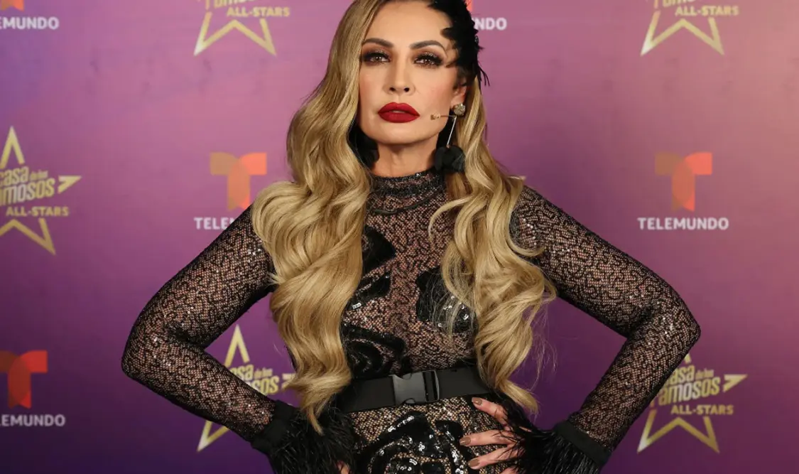 Paty Navidad contra Anabel Hernández