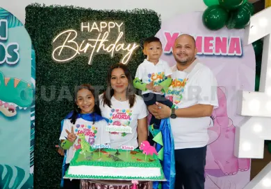 Hermanitos festejan juntos