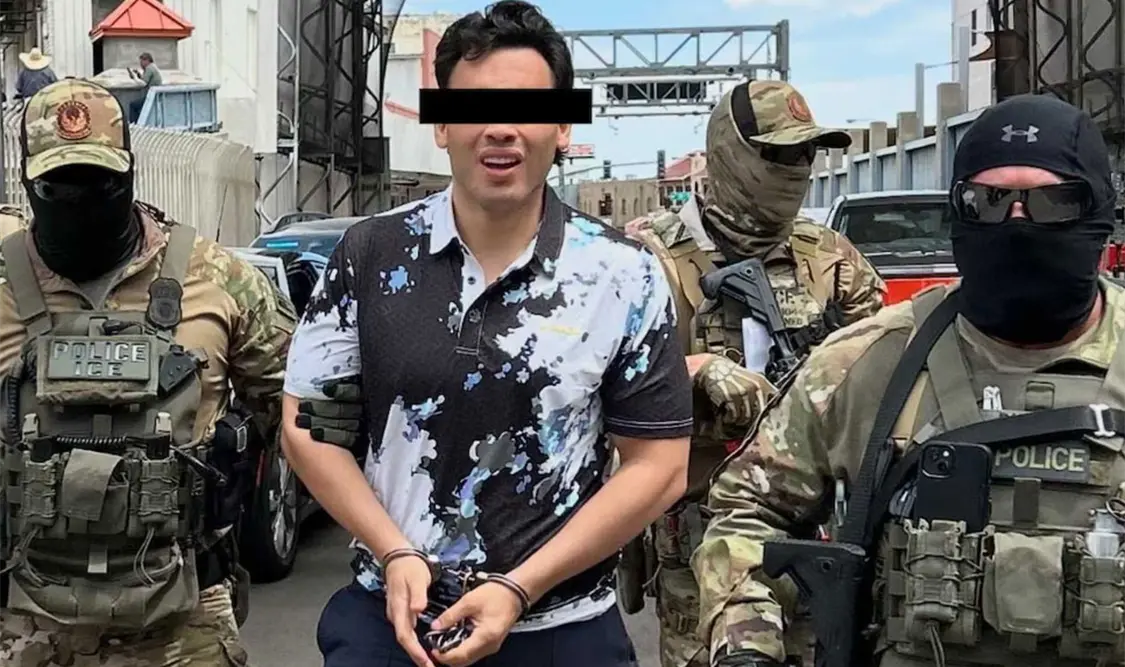 Esposado y custodiado, así entregó EU a Chávez Jr.