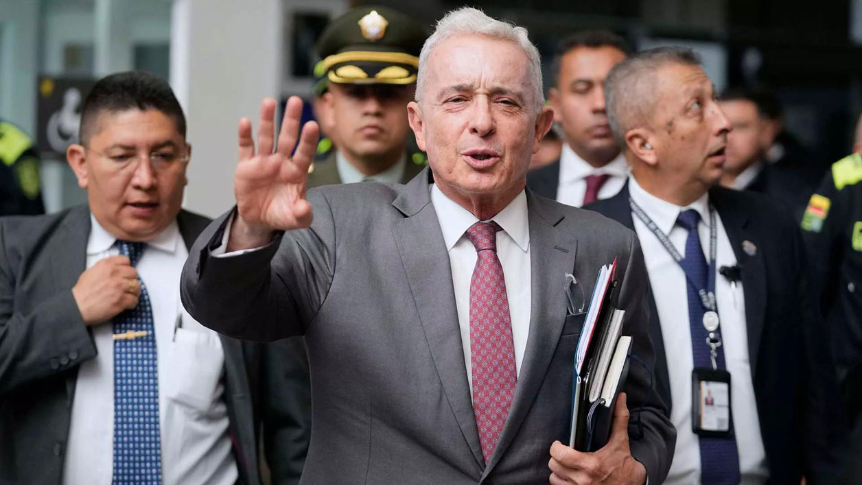 Ordenan la libertad inmediata de Álvaro Uribe