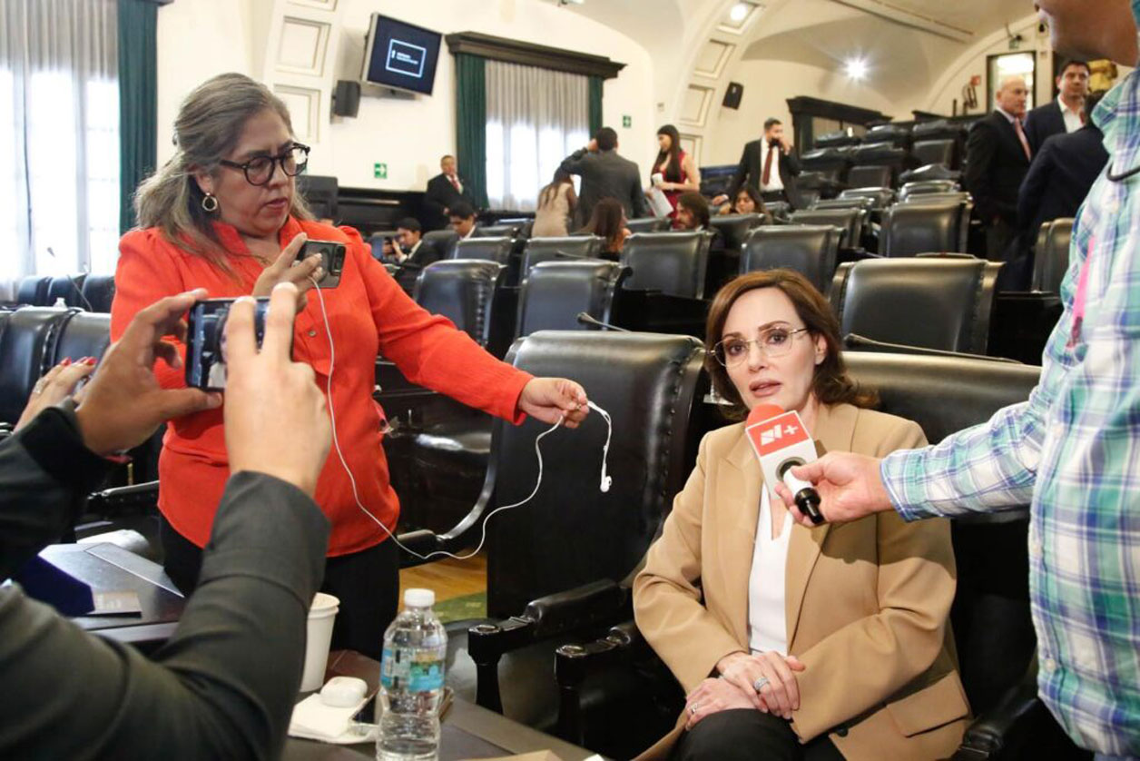 Discute Téllez por presencia de Adán en el Senado