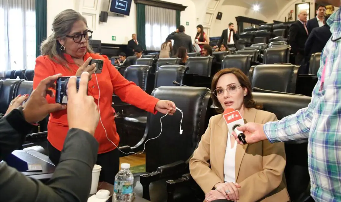Discute Téllez por presencia de Adán en el Senado