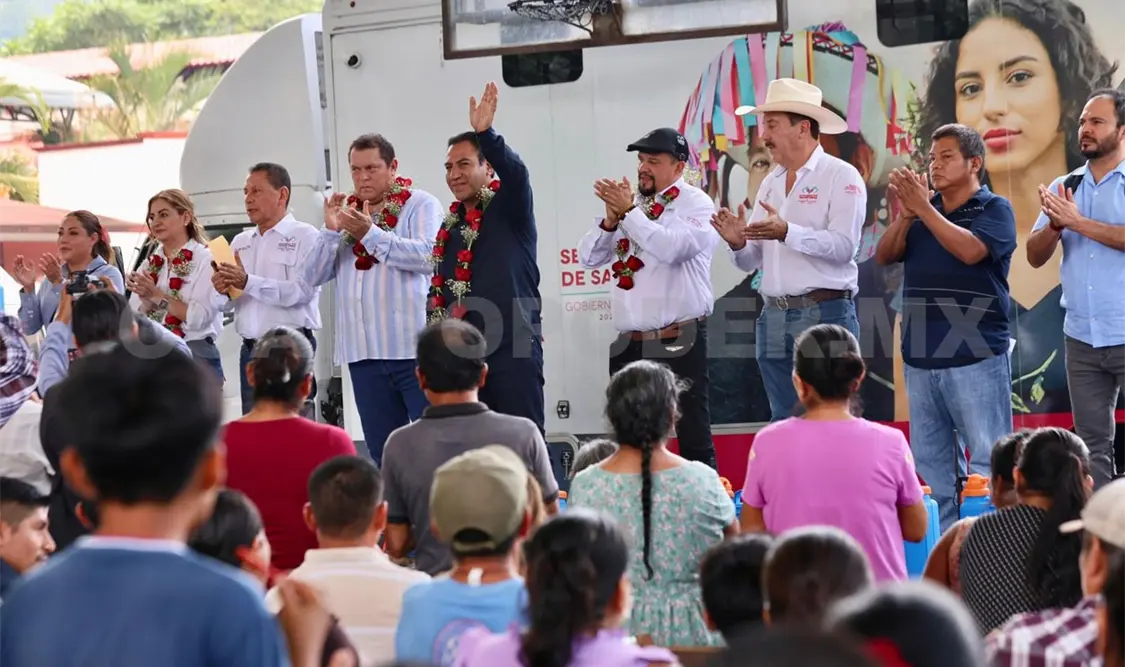 El gobernador Eduardo Ramírez Aguilar acudió al municipio de Sabanilla para acercar los servicios de salud a la población. CP