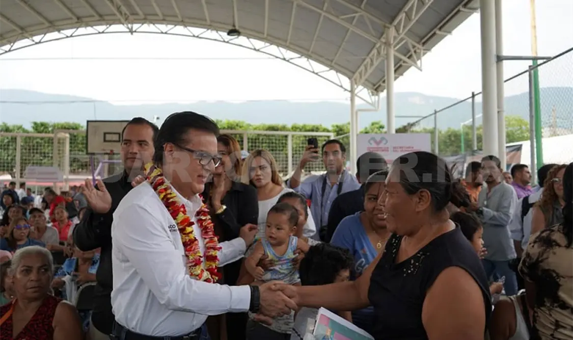 El secretario del Humanismo, Francisco Chacón, encabezó la Jornada del Humanismo en la colonia Santa Cruz. Cortesía