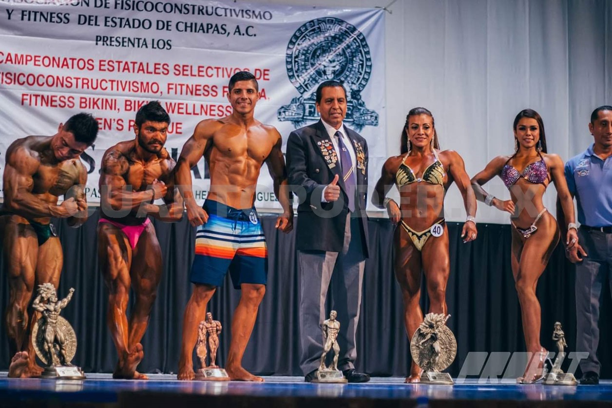Jiménez imparte cursos en Tuxtla Gutiérrez