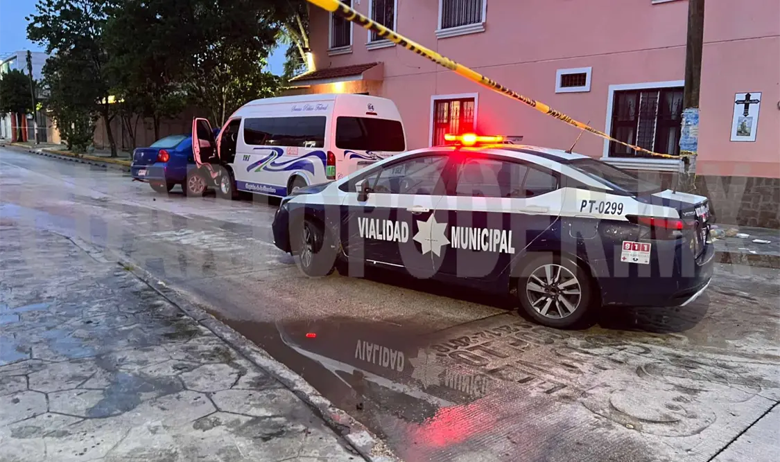 Colectivo embiste a automóvil en barrio Nicalocok