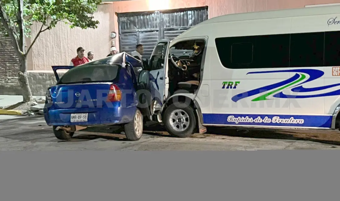 El aparatoso choque fue cerca de las 06:00 horas del jueves en un cruce de calles. Juan Orel / CP