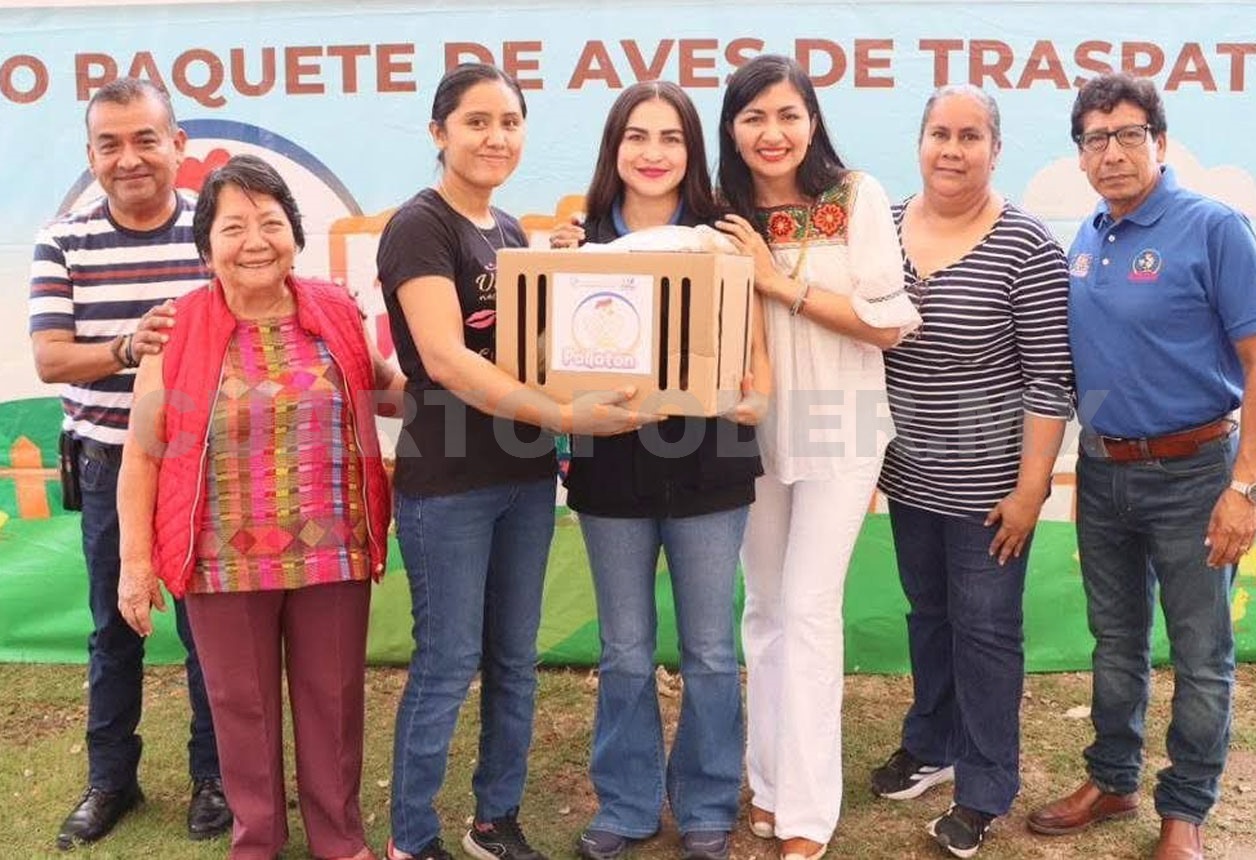 Beneficia Pollotón a mujeres de 12 colonias