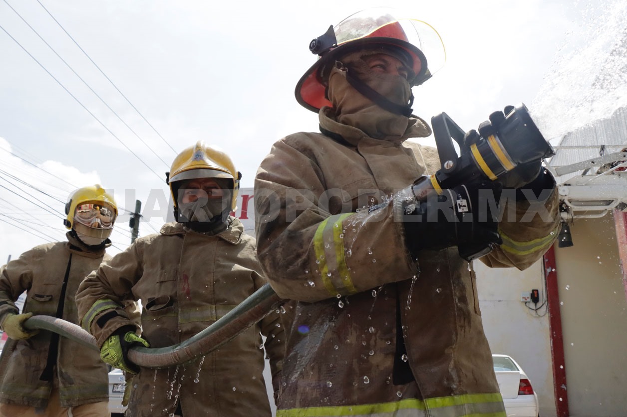 Bomberos: heroísmo y vocación de servir