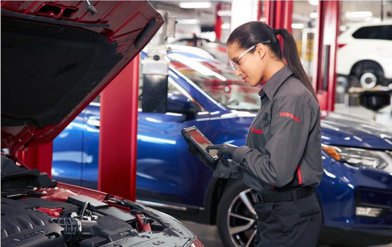 A revisión autos de Nissan; alertan falla en frenos