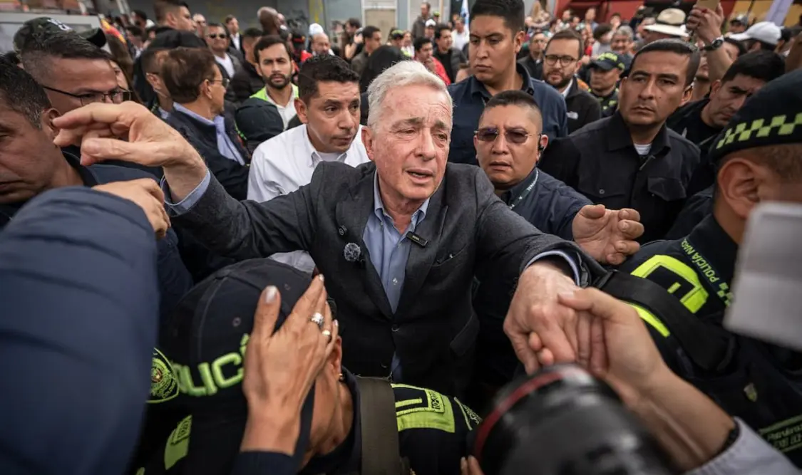 Álvaro Uribe rinde homenaje a Miguel Uribe