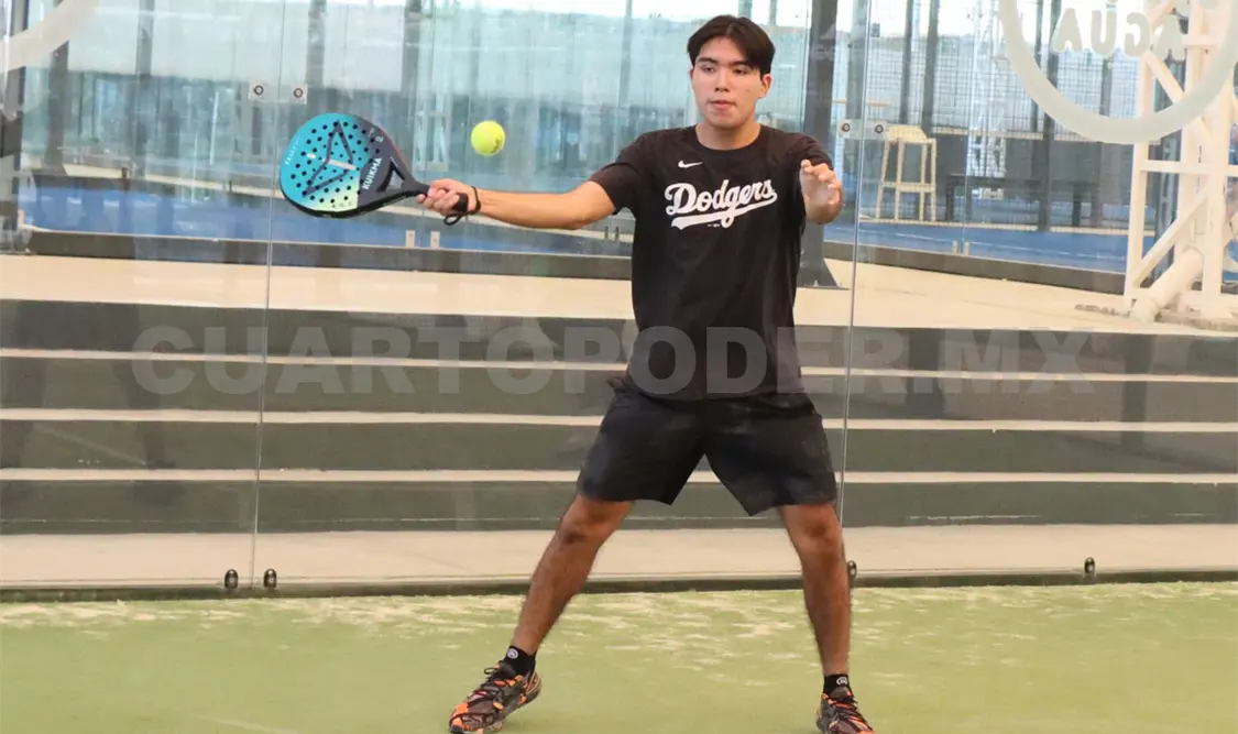 El Pádel es un deporte en auge, pero hay que practicarlo de forma segura. Diego Pérez/CP