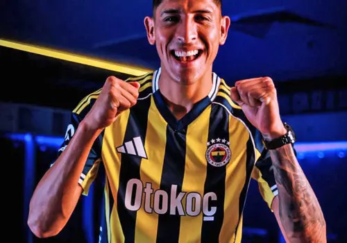 Álvarez es presentado con el Fenerbahçe