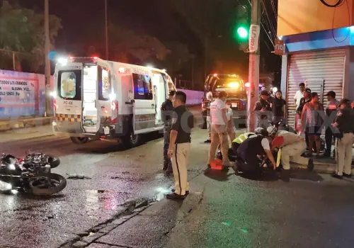 Motociclista es impactado por taxi