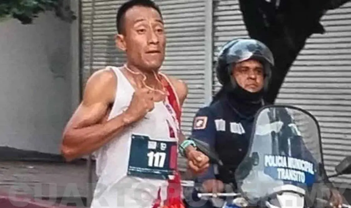 Reinaldo Pacheco celebró su victoria en el Medio Maratón Farrera 2025, que se vivió el fin de semana. Diego Pérez/CP