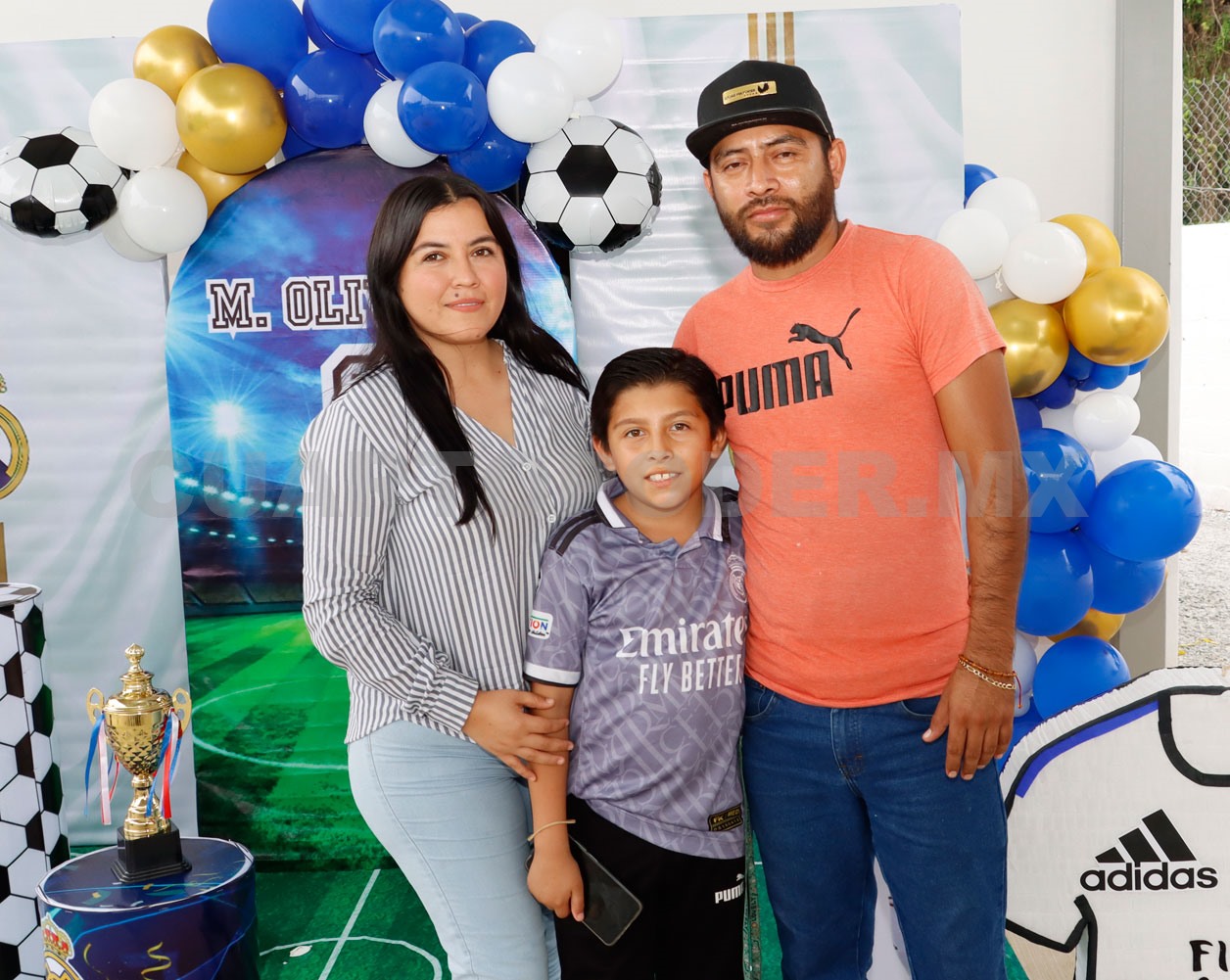 Mateo celebra con fiesta futbolera