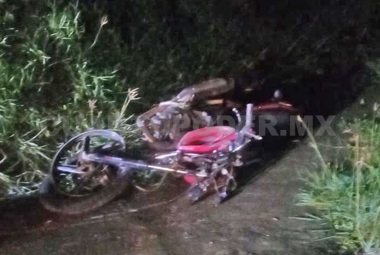 Mueren dos motociclistas al ser arrollados