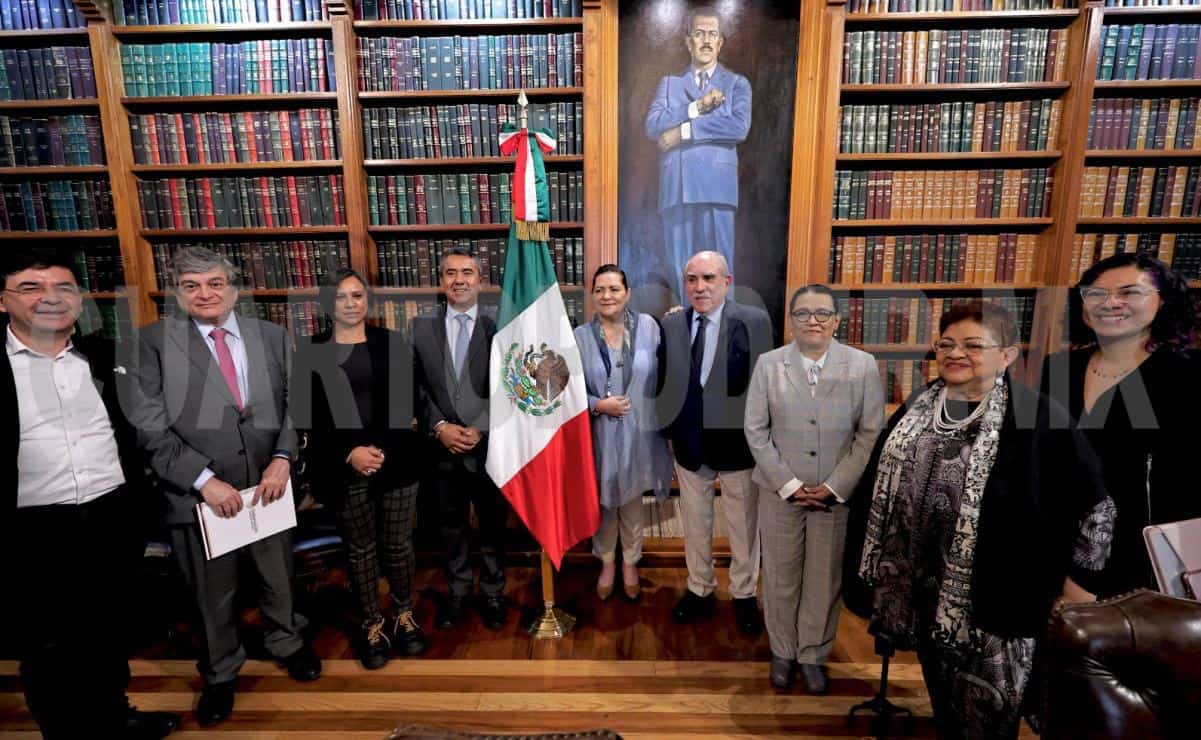 Consejeros del INE se reúnen con Pablo Gómez