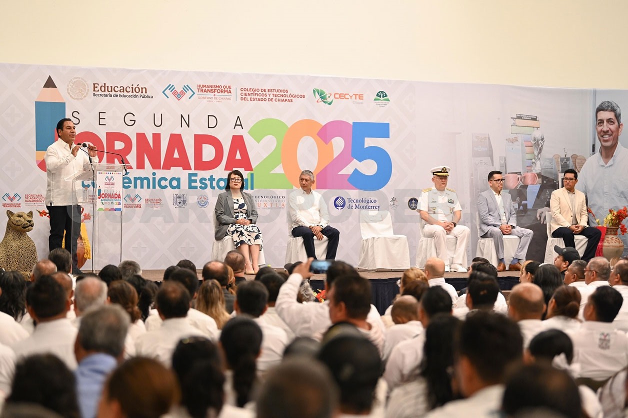 Destaca gobernador la labor de docentes del Cecytech