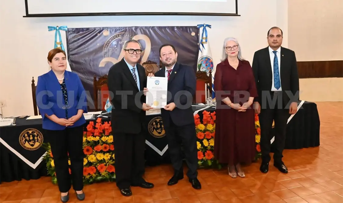 Chacón Rojas es el primer mexicano en formar parte de este acto académico, desde el ex rector de la UNAM, José Narro Robles. CP