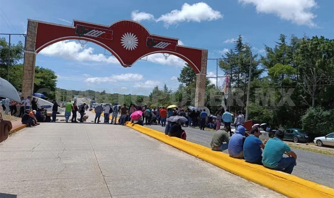 Los maestros llegaron a la zona cerca de las 9:00 de la mañana. Juan Orel / CP