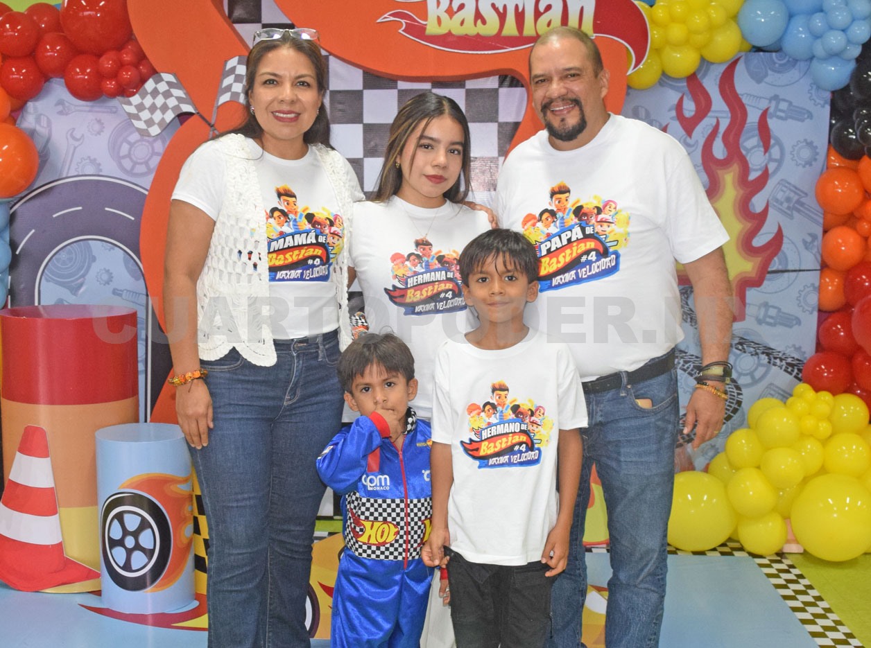 Felices 4 años para Bastián