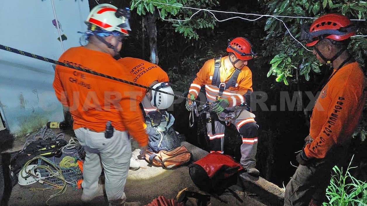 Cae adolescente a barranco al dar un mal paso