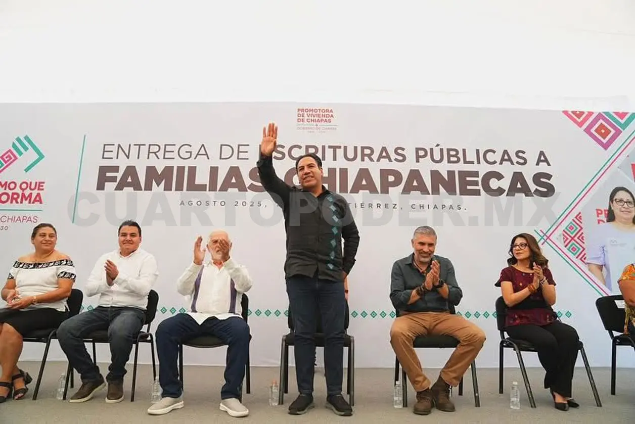 Subrayó el compromiso de su gobierno para que más chiapanecas y chiapanecos vivan en paz. Cortesía 