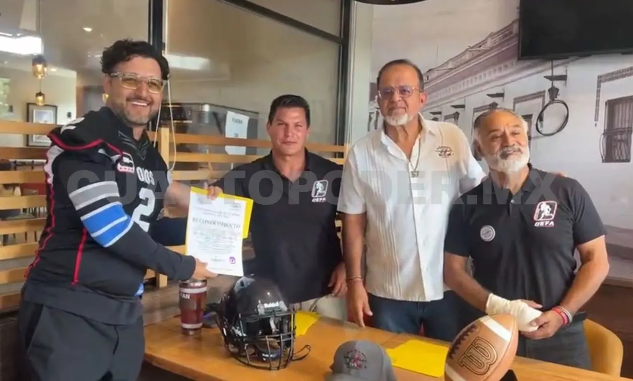 La entrega de reconocimiento se llevó a acabo en la ciudad de San Cristóbal de Las Casas. Manuel Martínez/CP