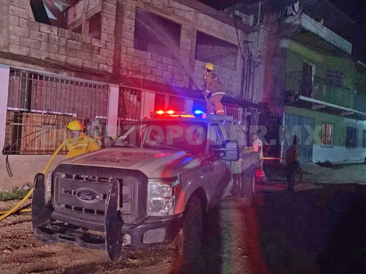 Corporaciones de auxilio sofocaron el fuego que fue provocado en un colchón. Cortesía