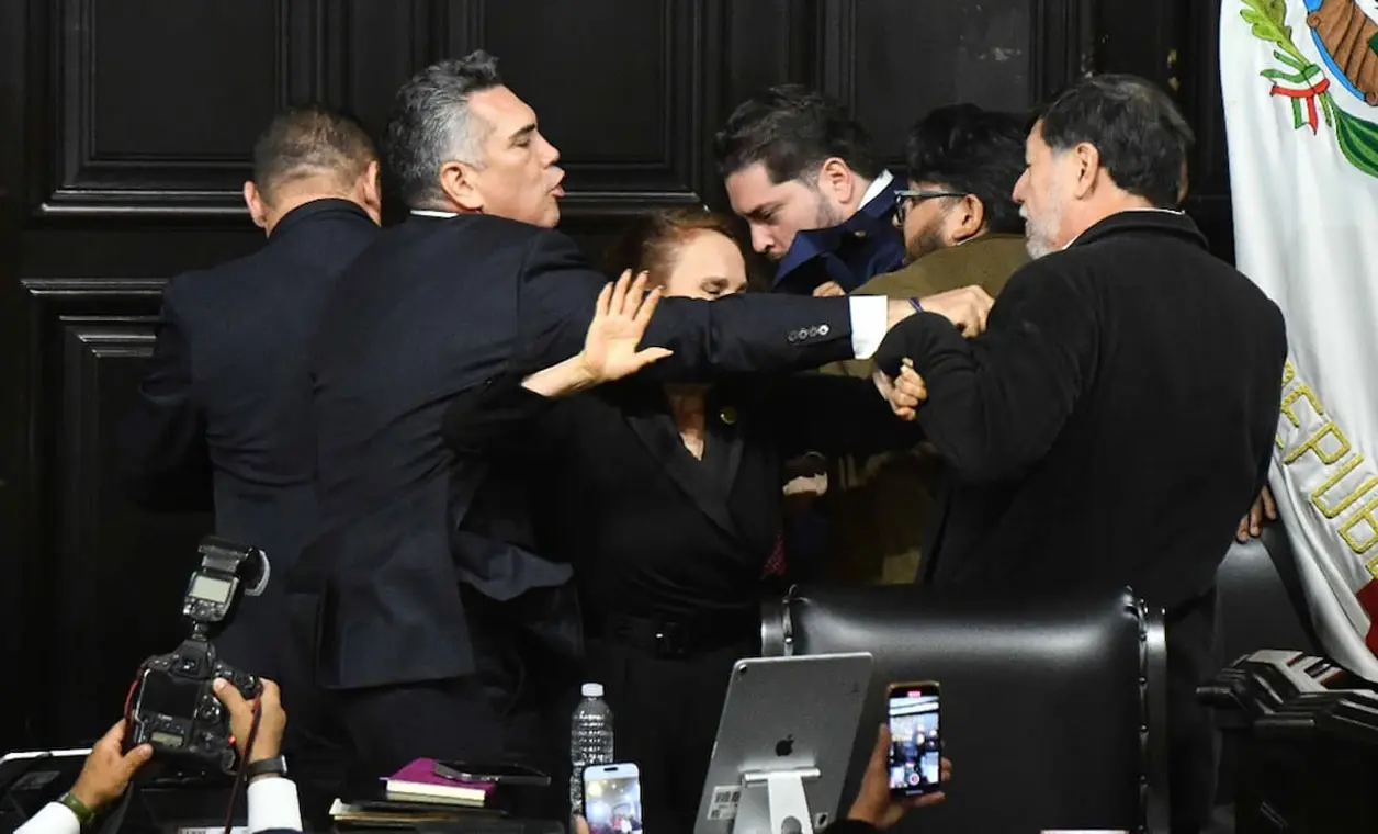 Qué dice el reglamento senatorial sobre las peleas