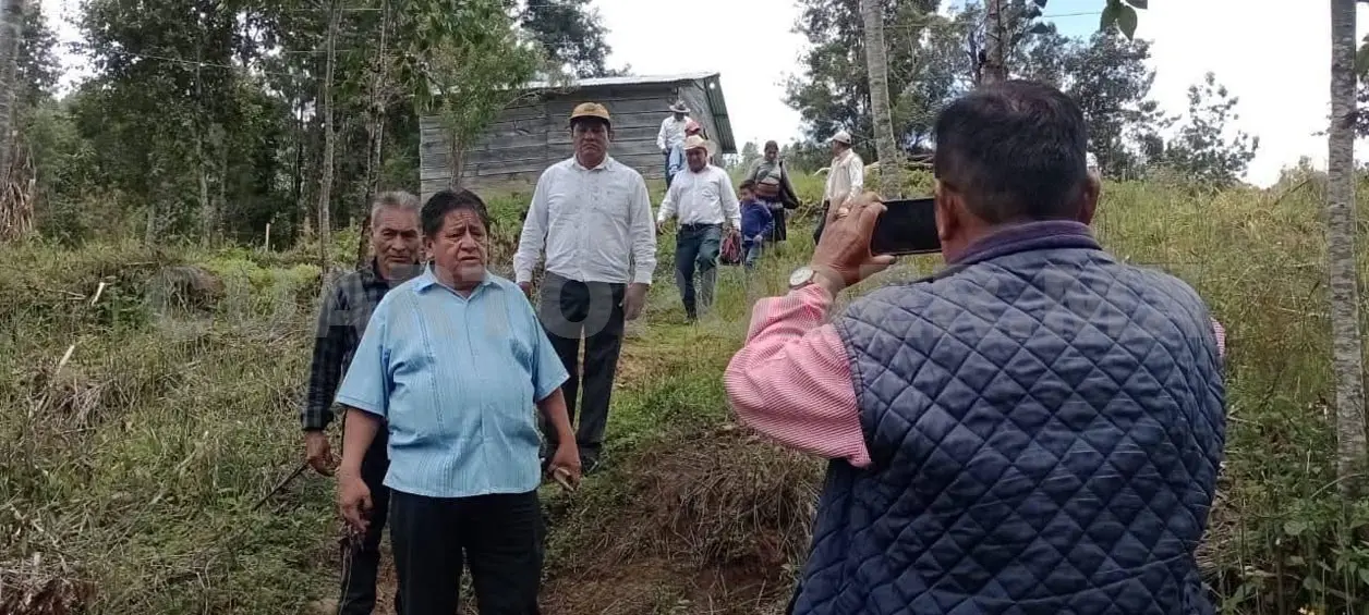 Familia desplazada retorna a Tenejapa