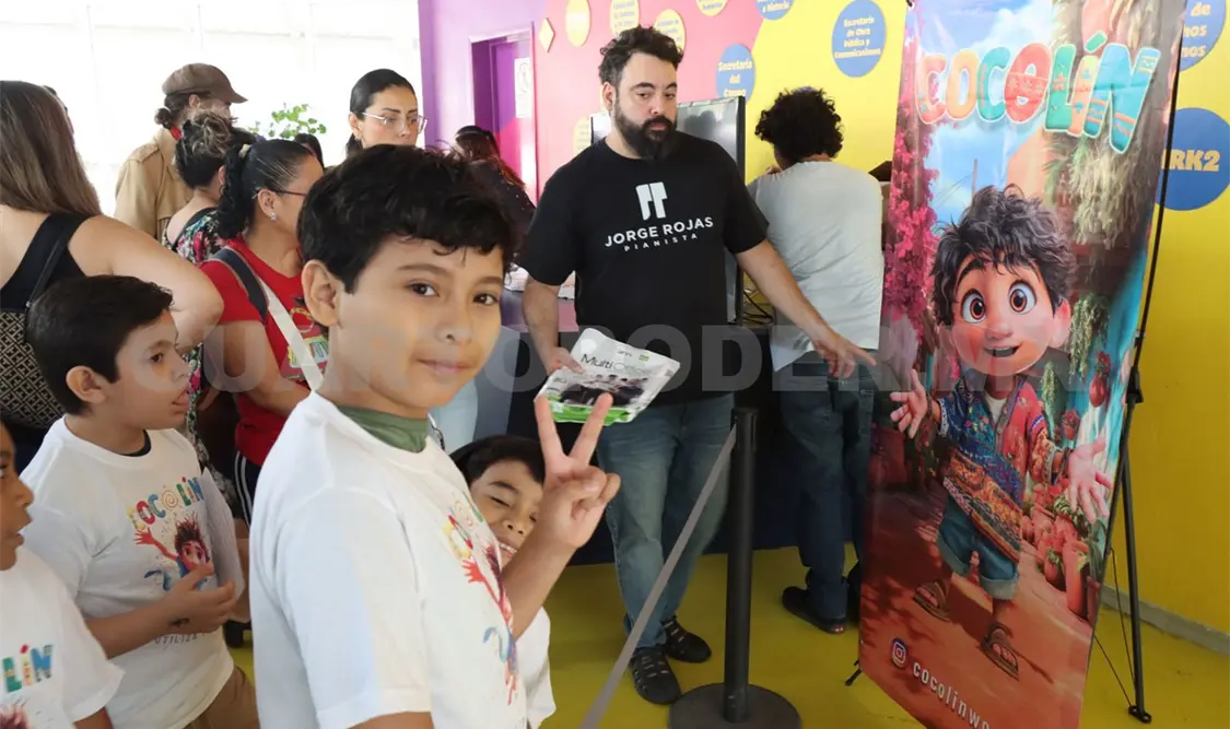 Decenas de niños llegaron acompañados de sus padres al casting, realizado en el Museo de la Niñez. Diego Pérez / CP