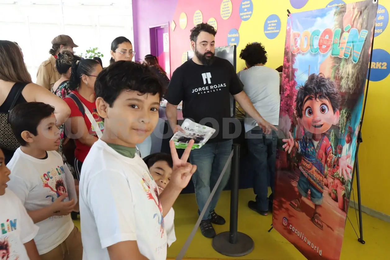 Decenas de niños llegaron acompañados de sus padres al casting, realizado en el Museo de la Niñez. Diego Pérez / CP